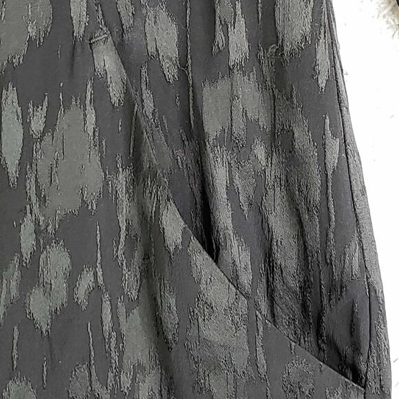 MM LaFleur Black Dress Estuko Satin Jacquard Size 12 Sheath 3/4 Sleeves - Picture 8 of 12